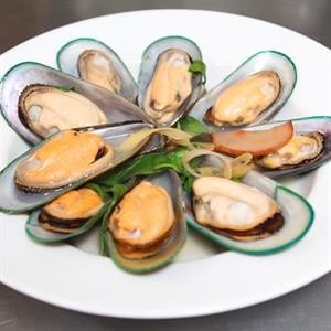 Steamed Mussels.